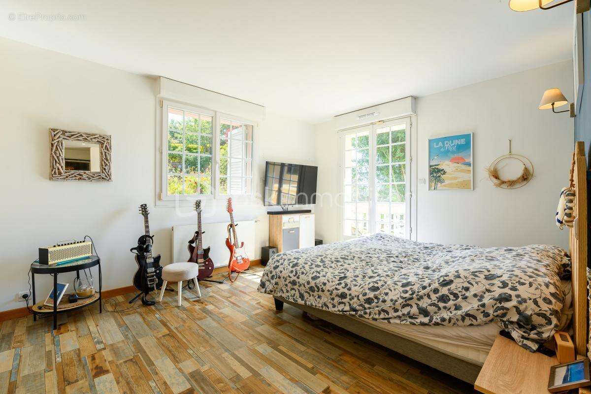 Maison à VILLENEUVE-LE-COMTE