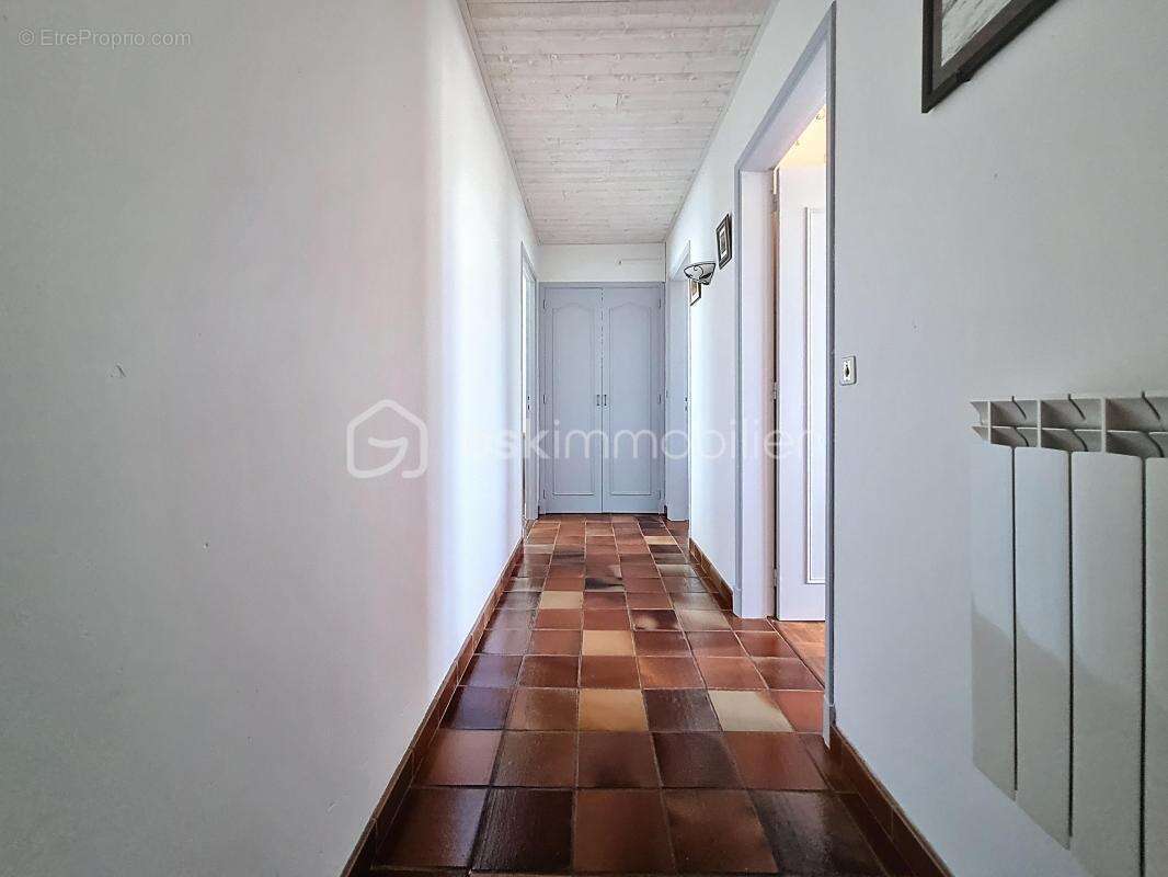 MAISON avec sous-sol total et piscine - photo 15