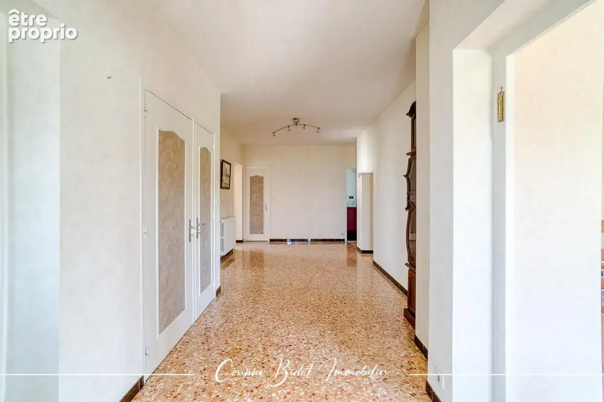 Maison 191 m² à Saint-Pierre-De-Chandieu  - photo 7