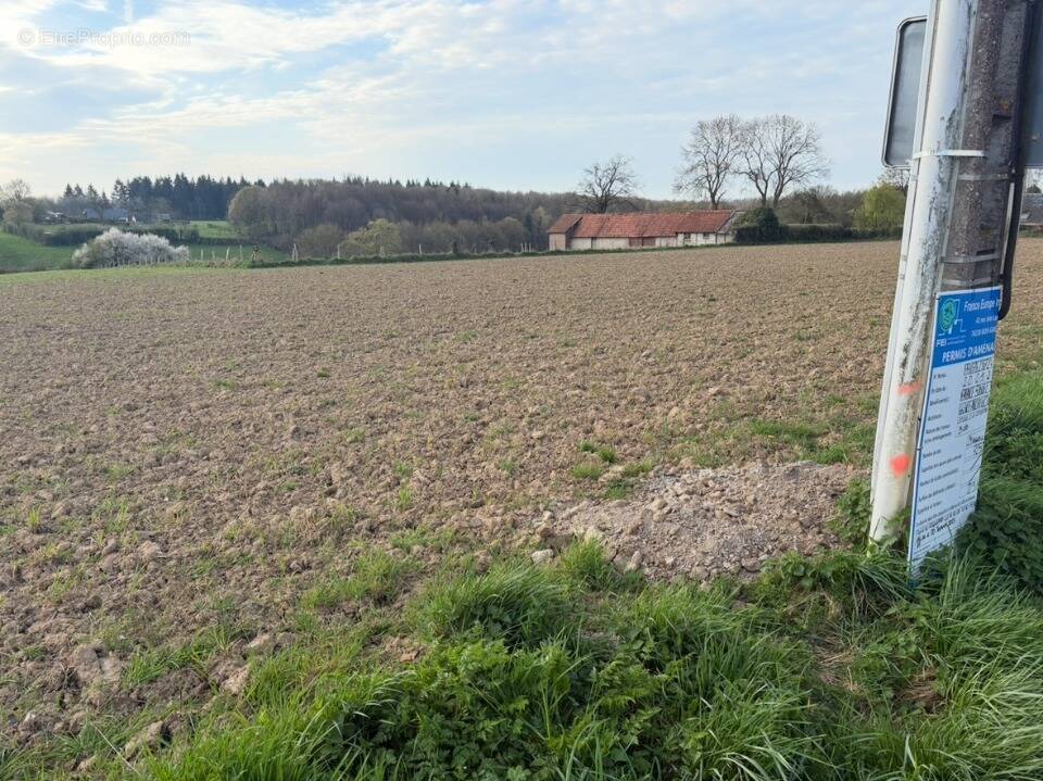 Terrain à FRESQUIENNES