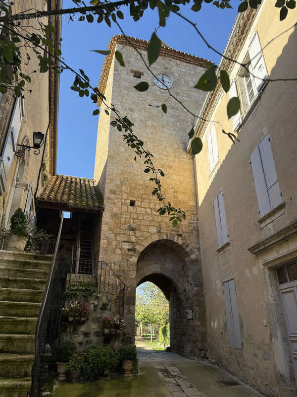 Maison de village avec terrasse de toit à Fourcès - photo 12
