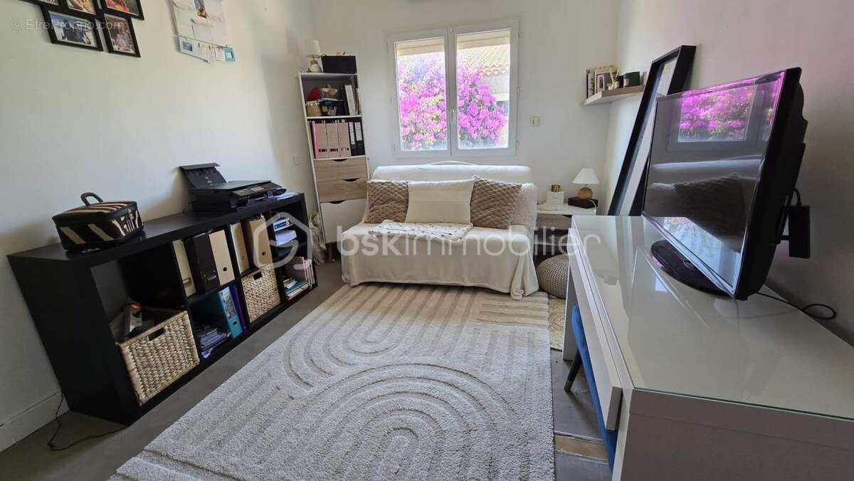 Frontignan – Appartement T5 de 110 m² avec garage de 40 m² et jardin privatif - photo 9