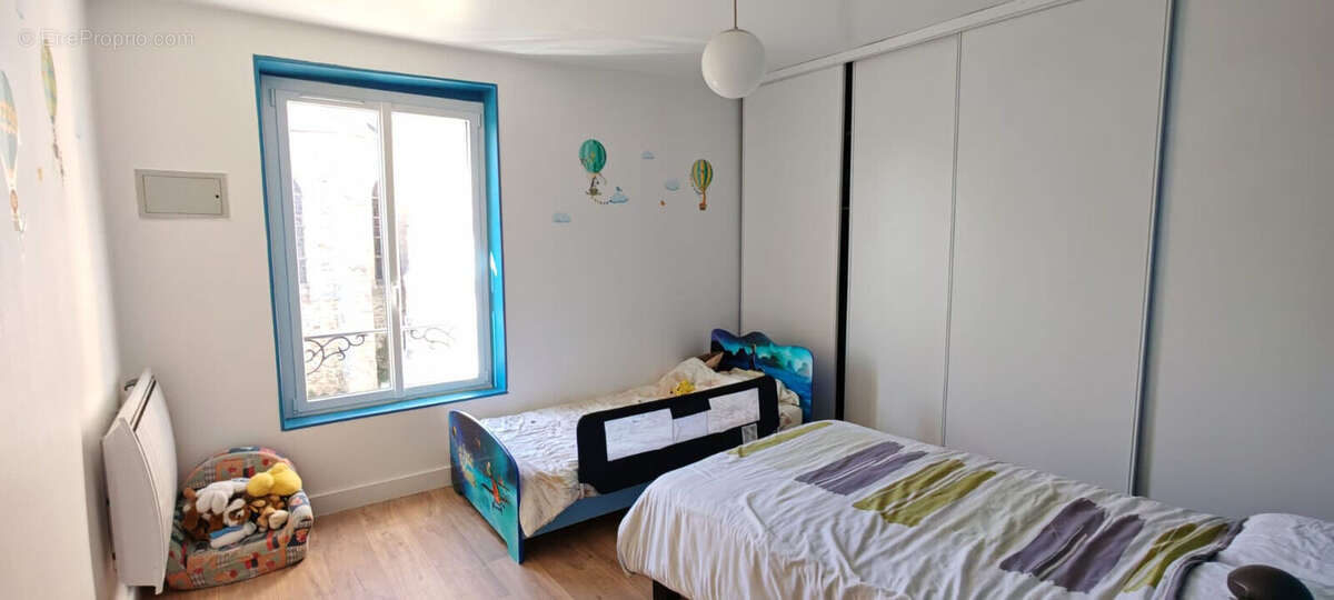 Maison à VILLENEUVE-LE-COMTE