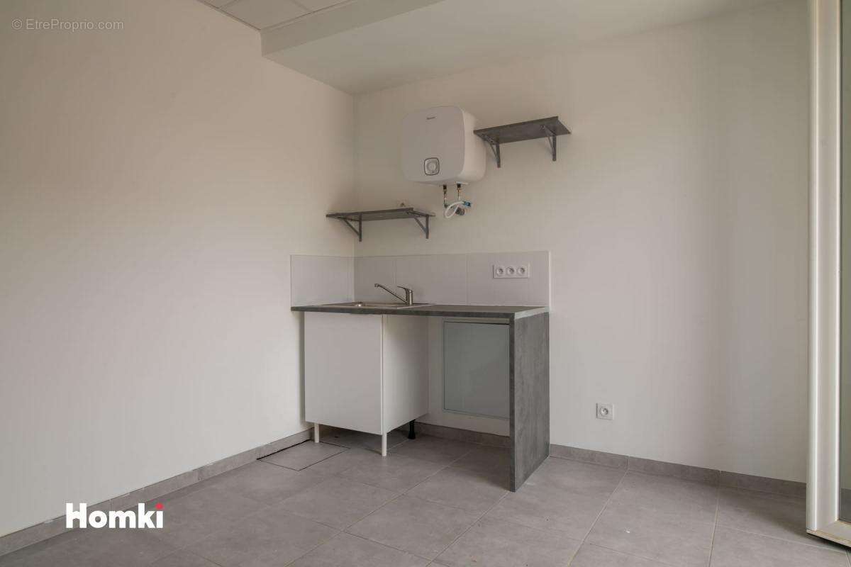 Local commercial T1 de 46 m² à Avignon 84000, Boulevard Sixte Isnard - photo 4