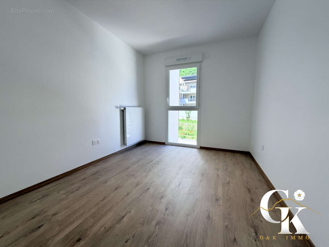 Appartement à SAINT-PAUL-DE-VARCES