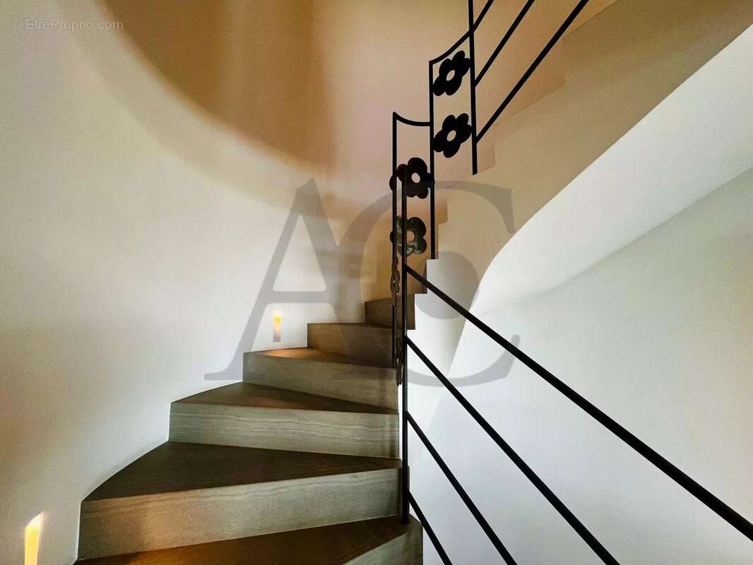 Maison à VILLENEUVE-LOUBET