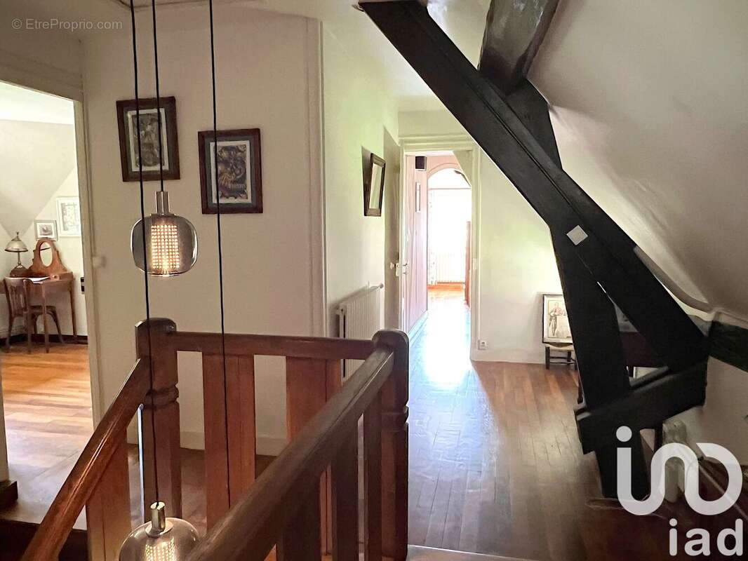 Photo 9 - Maison à POIGNY-LA-FORET