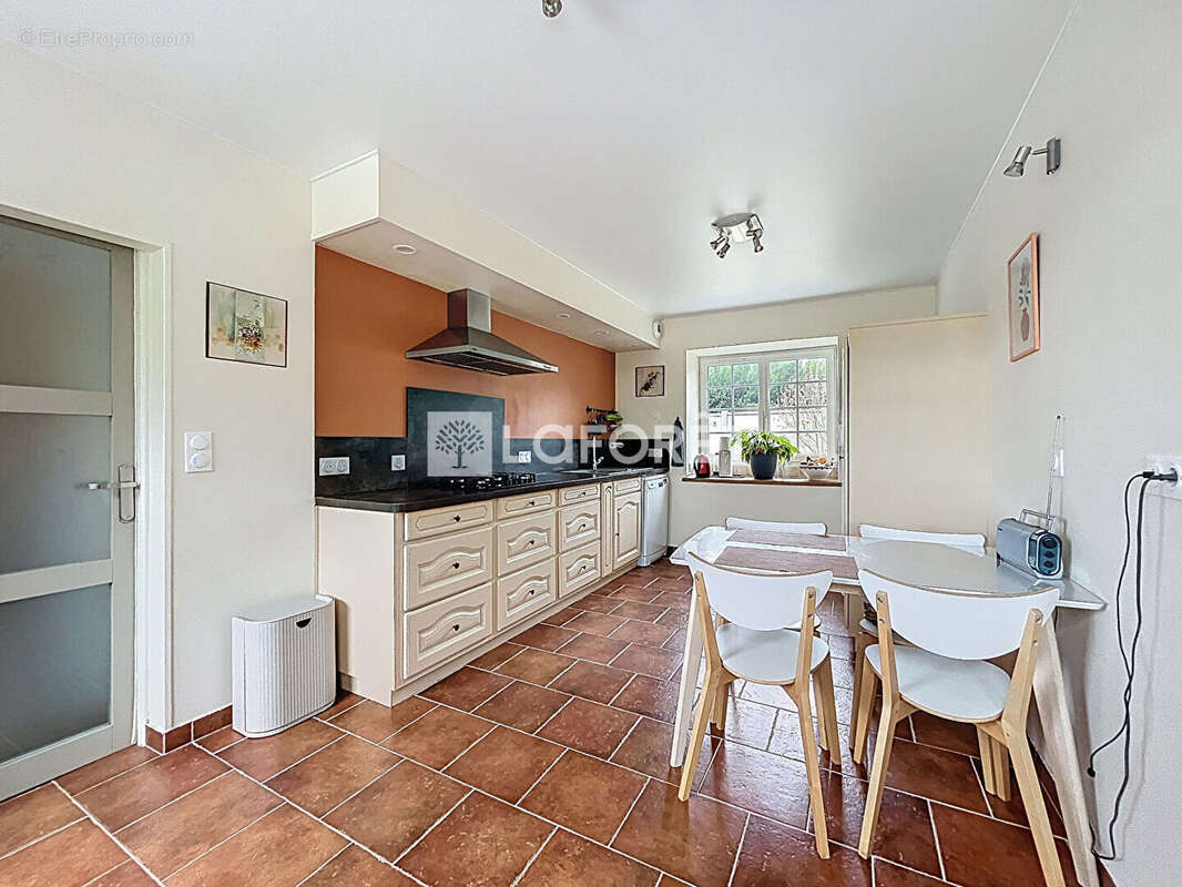 Maison à COURCELLES-SUR-SEINE