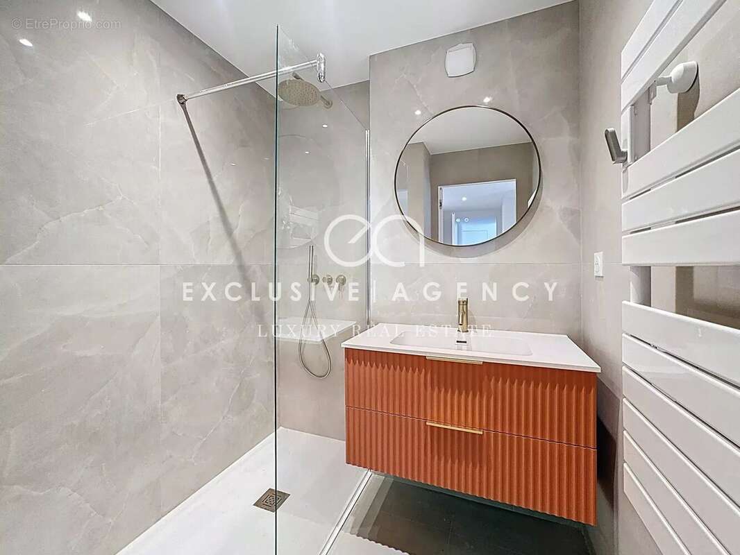 Appartement à LE CANNET