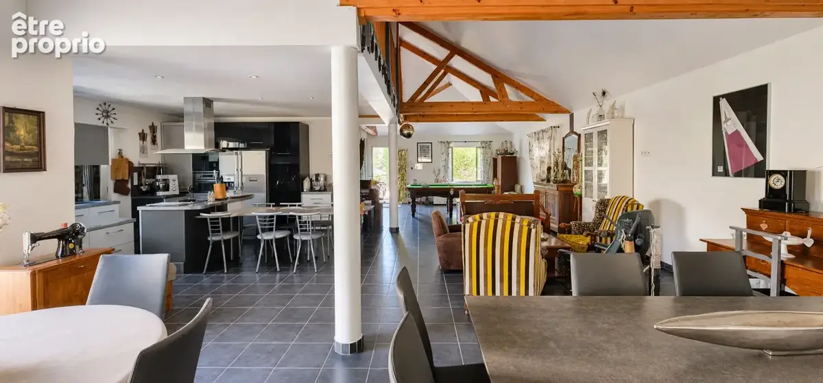 Maison avec piscine intérieure, jardin de 1858 m2 et sous-sol complet   Savonnières - photo 4