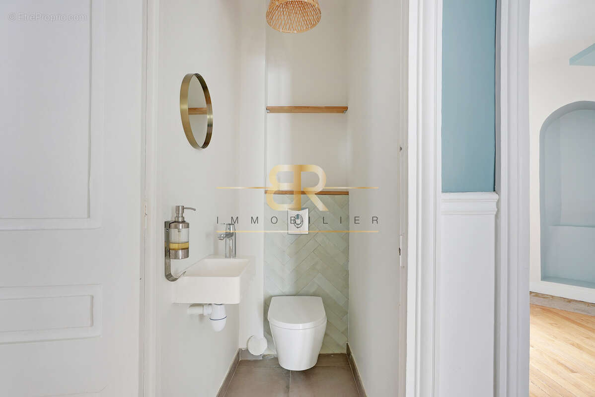 Appartement à PARIS-17E