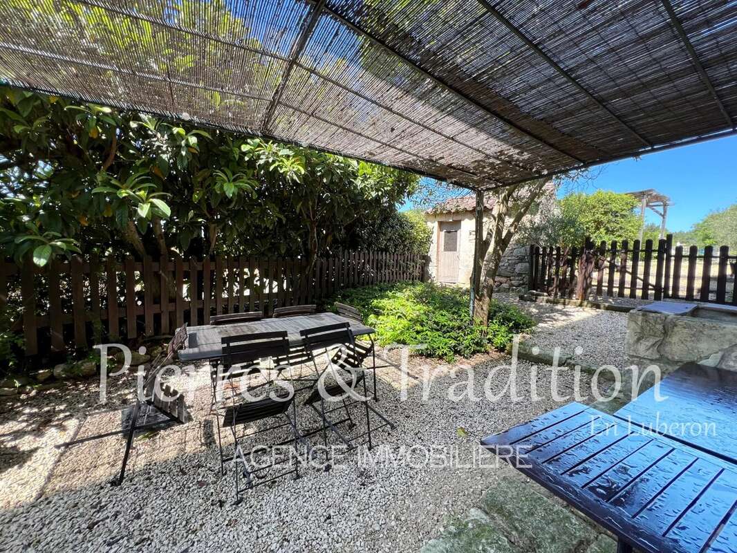 Maison à ROUSSILLON