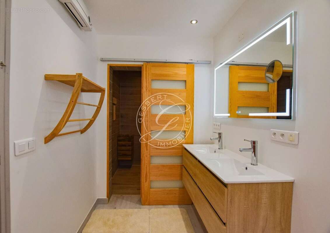 A vendre flayosc - villa  de 225 m2 avec piscine à pieds au village - photo 13