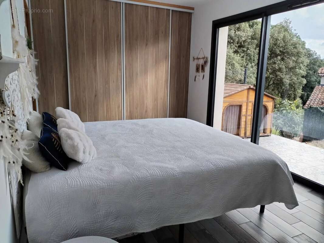 Maison à SAINTE-ANASTASIE-SUR-ISSOLE