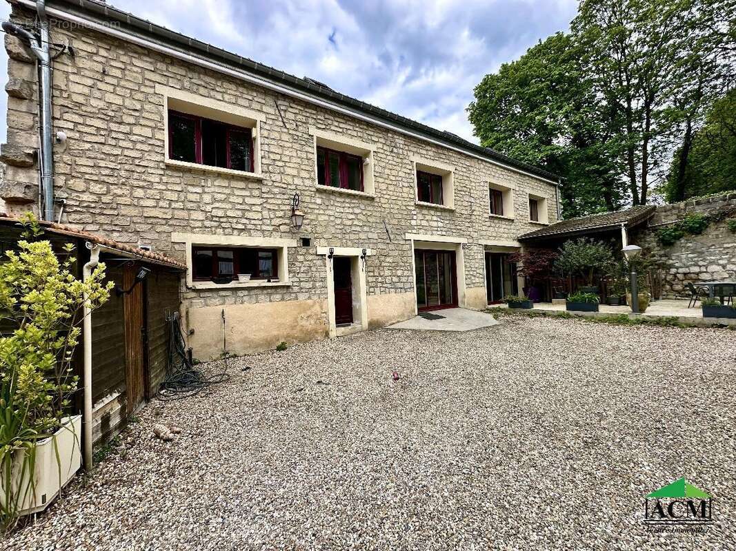 Maison à MERY-SUR-OISE