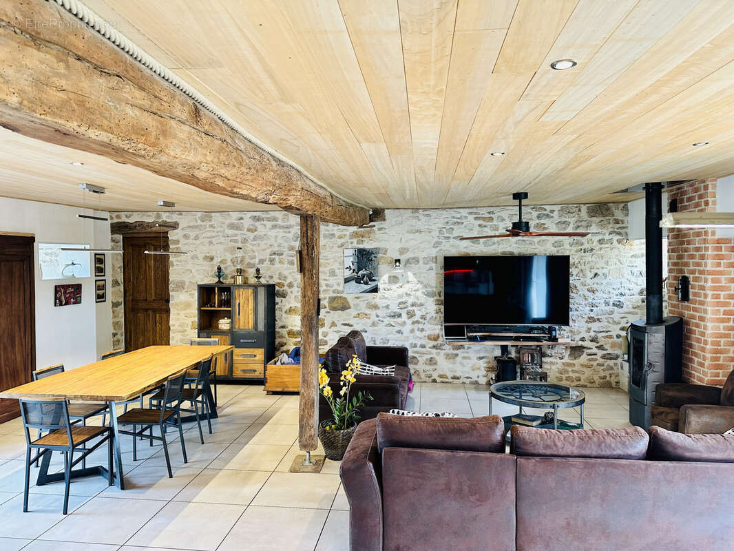 Maison à LARNAGOL