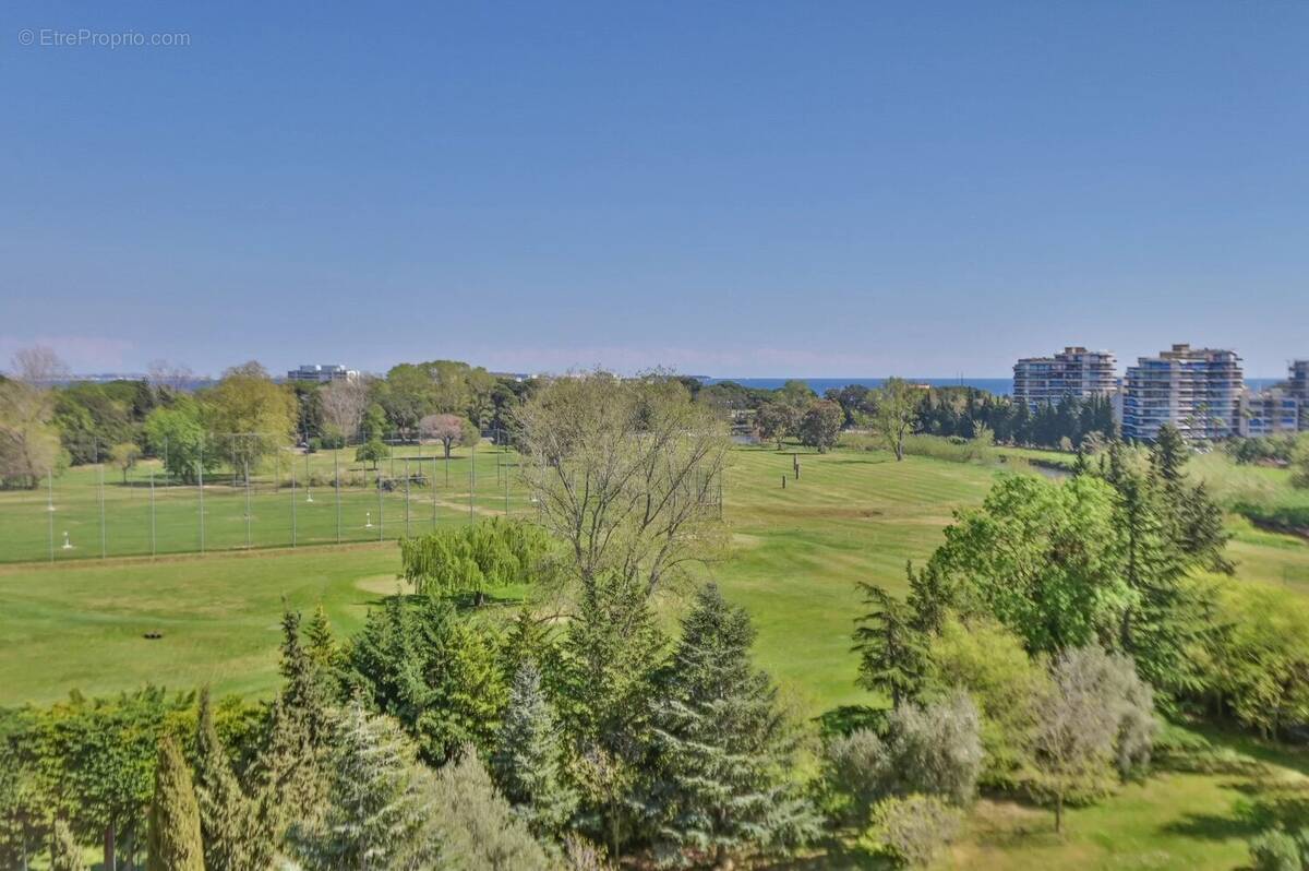 Appartement à MANDELIEU-LA-NAPOULE