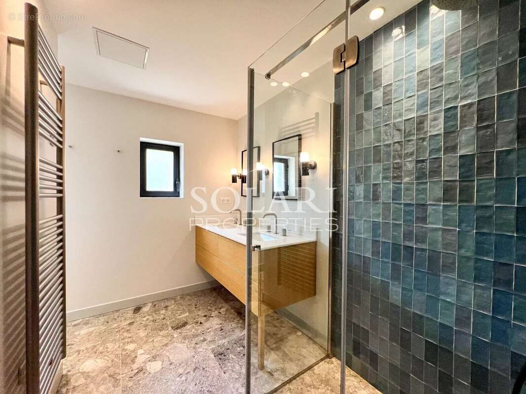 Maison à THEOULE-SUR-MER