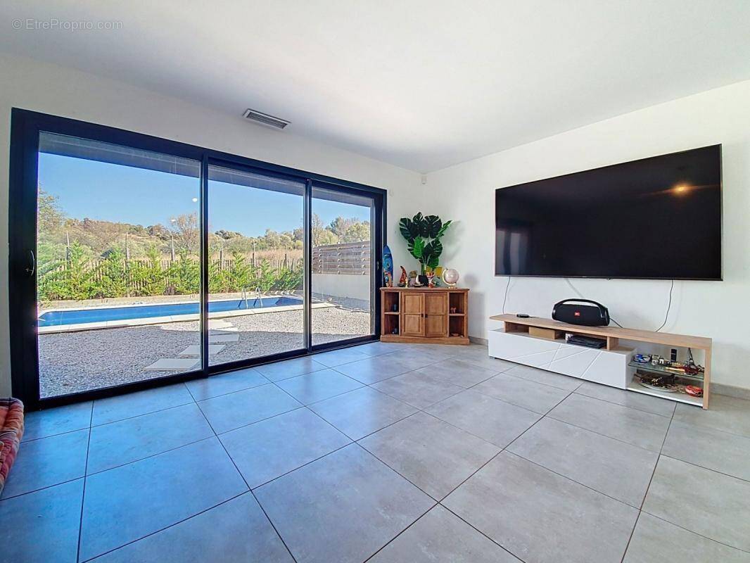 Maison à PEYRESTORTES