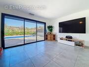 Maison à PEYRESTORTES