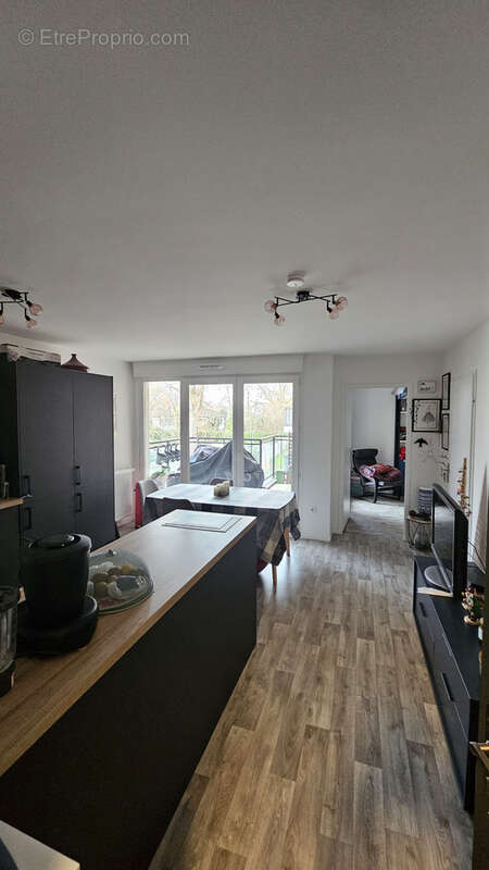 Appartement à EZANVILLE