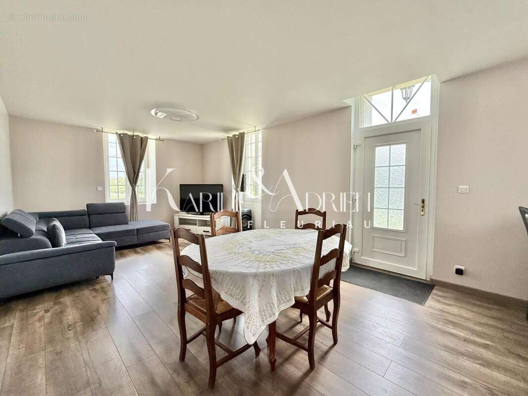Maison 116 m² à Saint-Sigismond  - photo 5