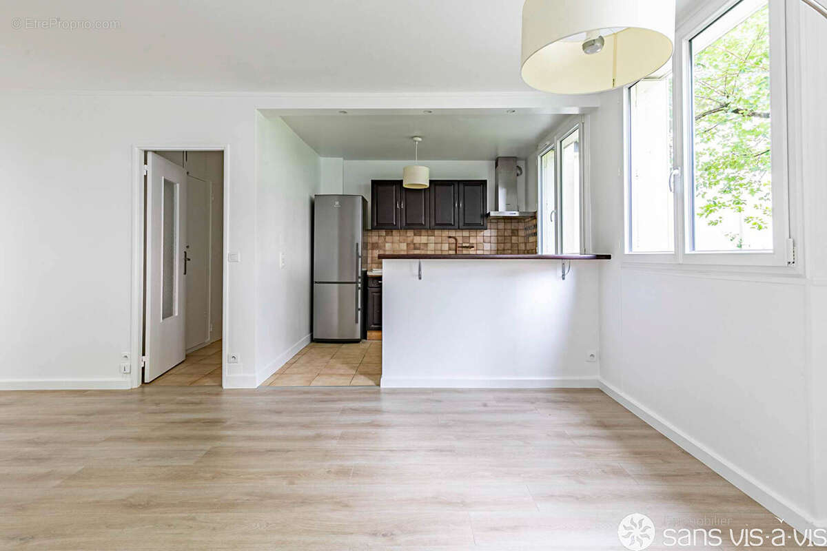 Appartement à COURBEVOIE