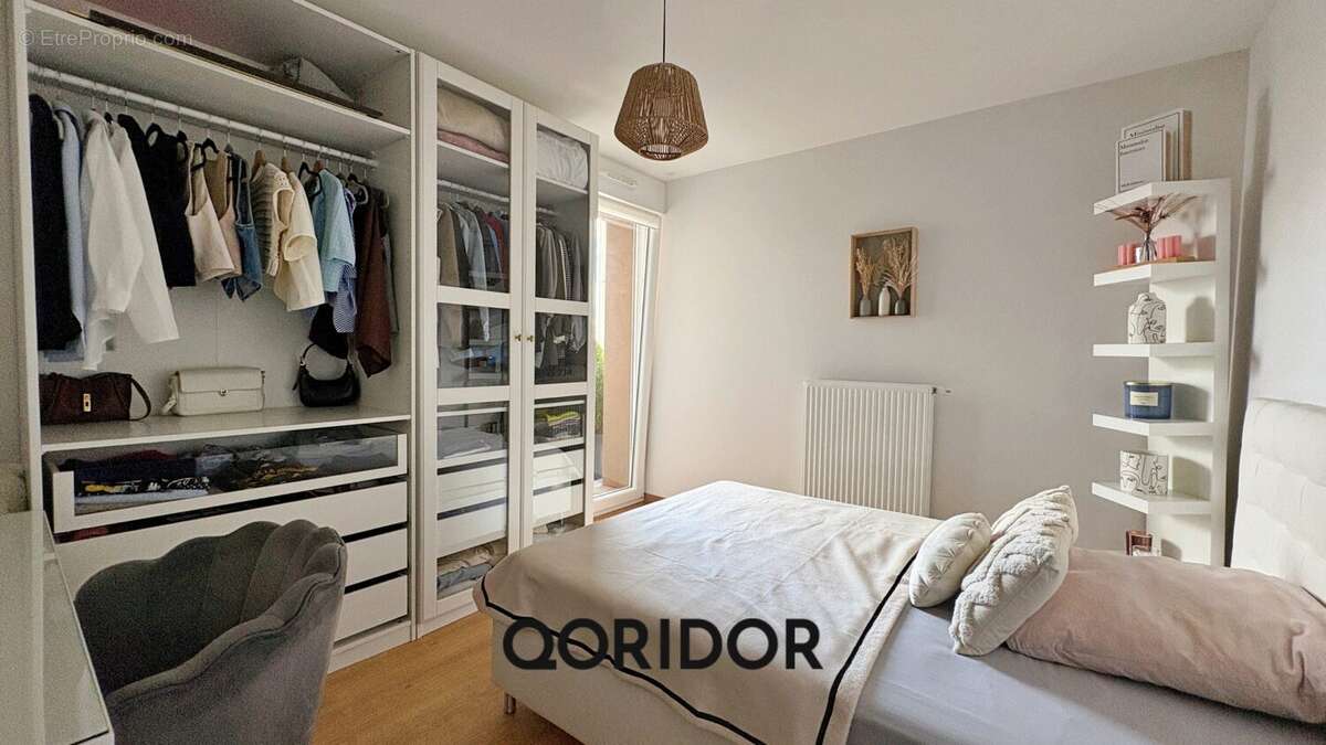 Appartement à MEYZIEU