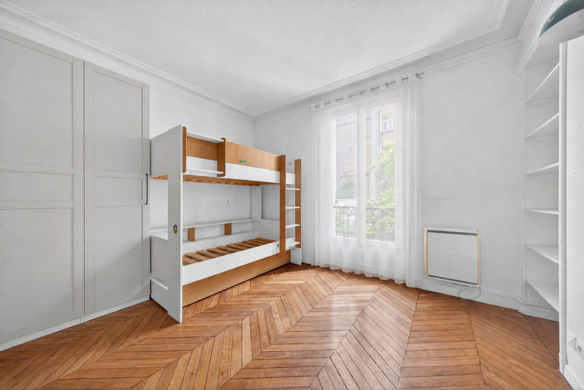 Appartement à PARIS-10E
