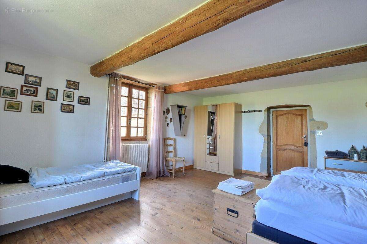 Maison à LA CLAYETTE