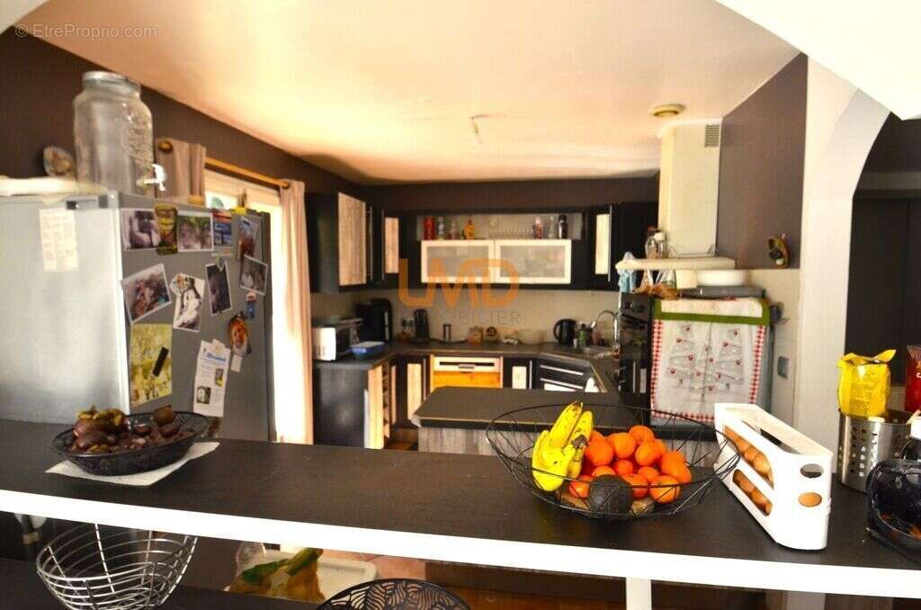 Maison 250 m² 5 chambres. Piscine - photo 7