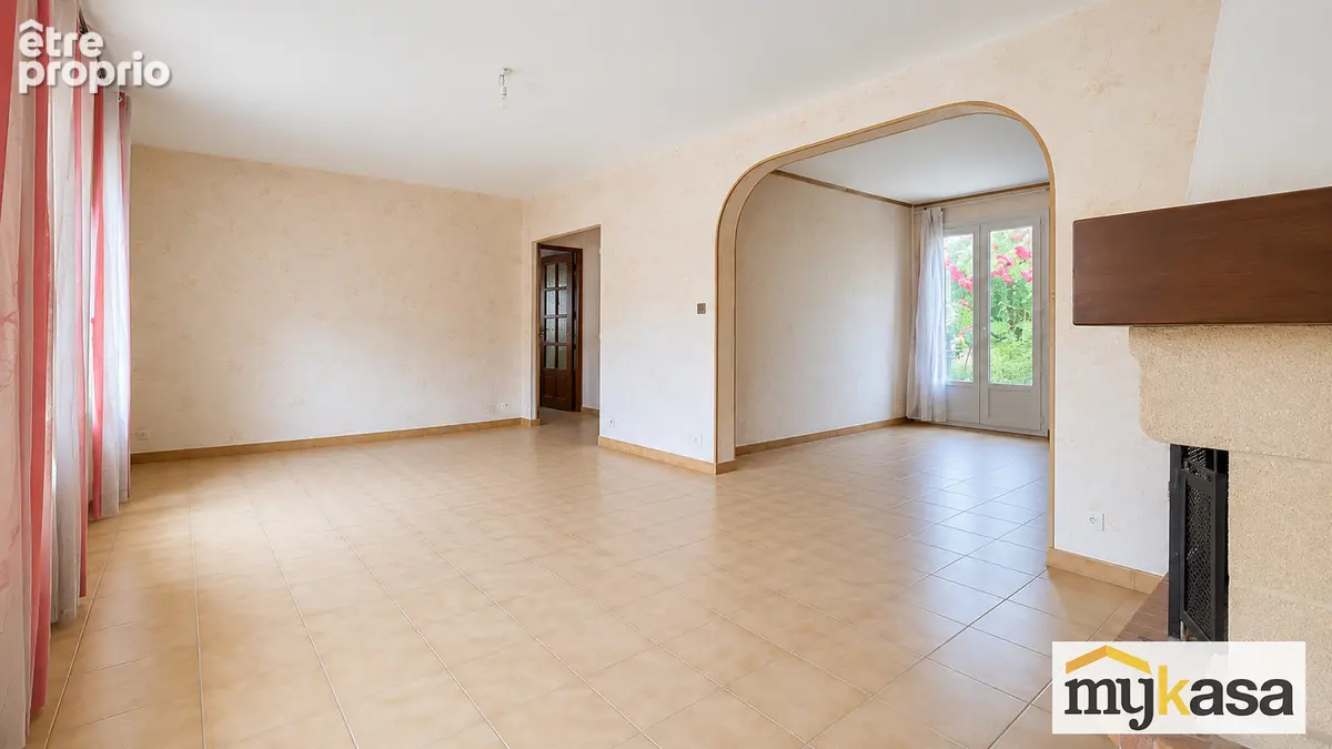 Maison familiale T5 de 136 m² avec garage et terrain de 525 m² - photo 5