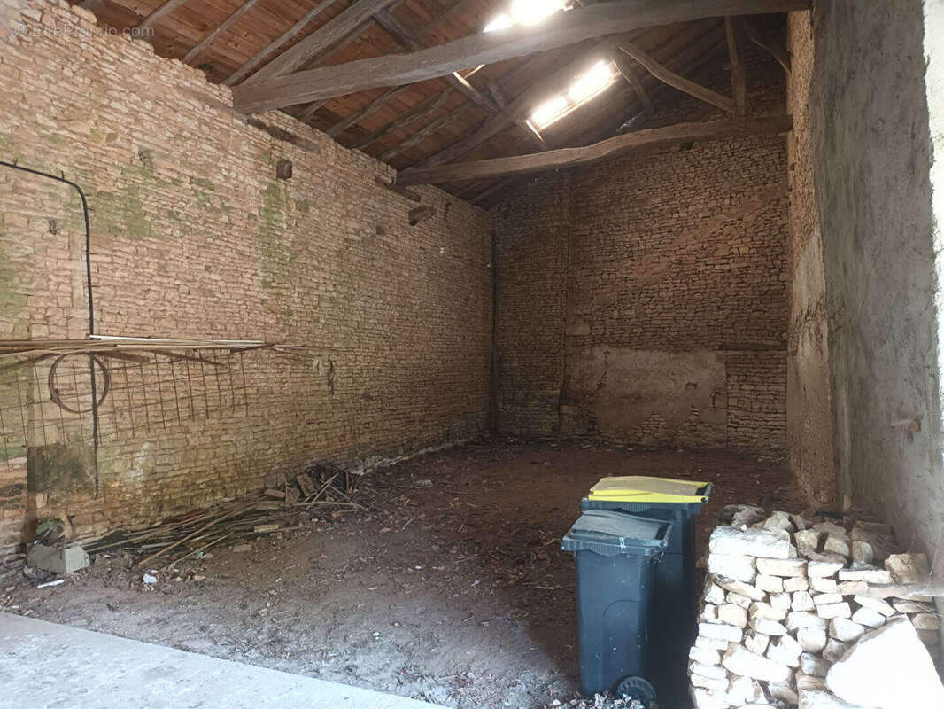 Maison à CHAMPAGNE-LE-SEC