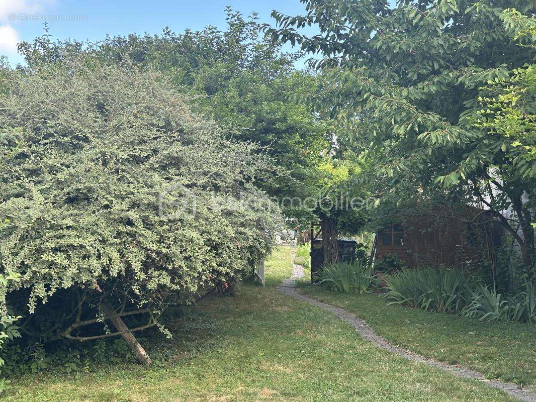 Maison de charme à Laon : tranquillité et vue dégagée assurées - photo 11