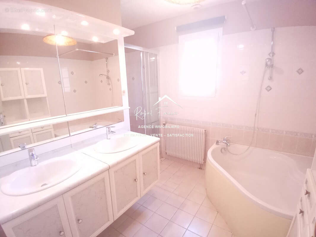 Maison à DANGE-SAINT-ROMAIN