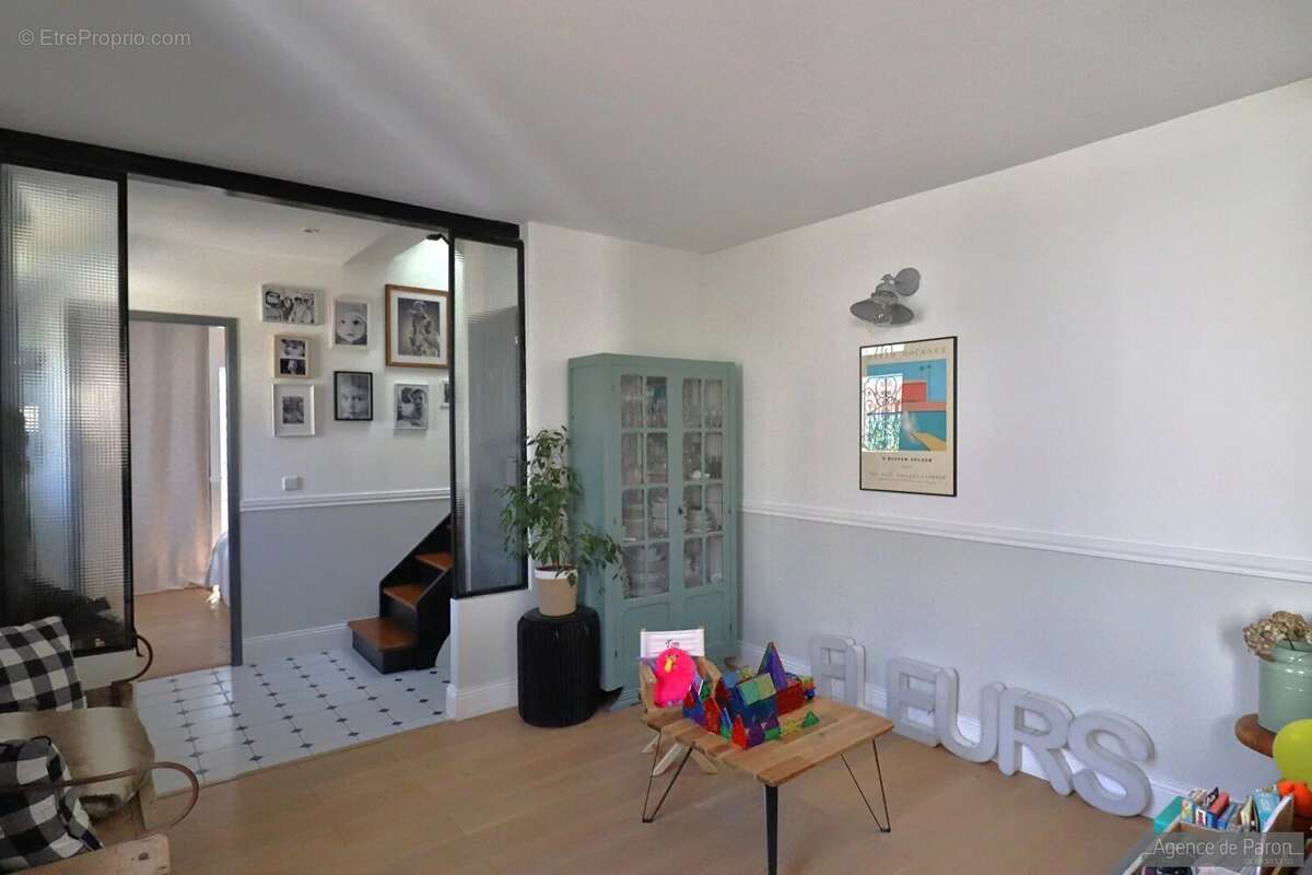 Maison à VERRIERES-LE-BUISSON