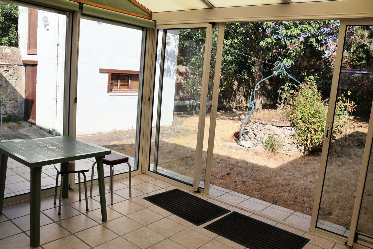 NANTES - Quartier Zola / Maison de plain-pied 2 chambres 340 m2 de terrain - photo 3