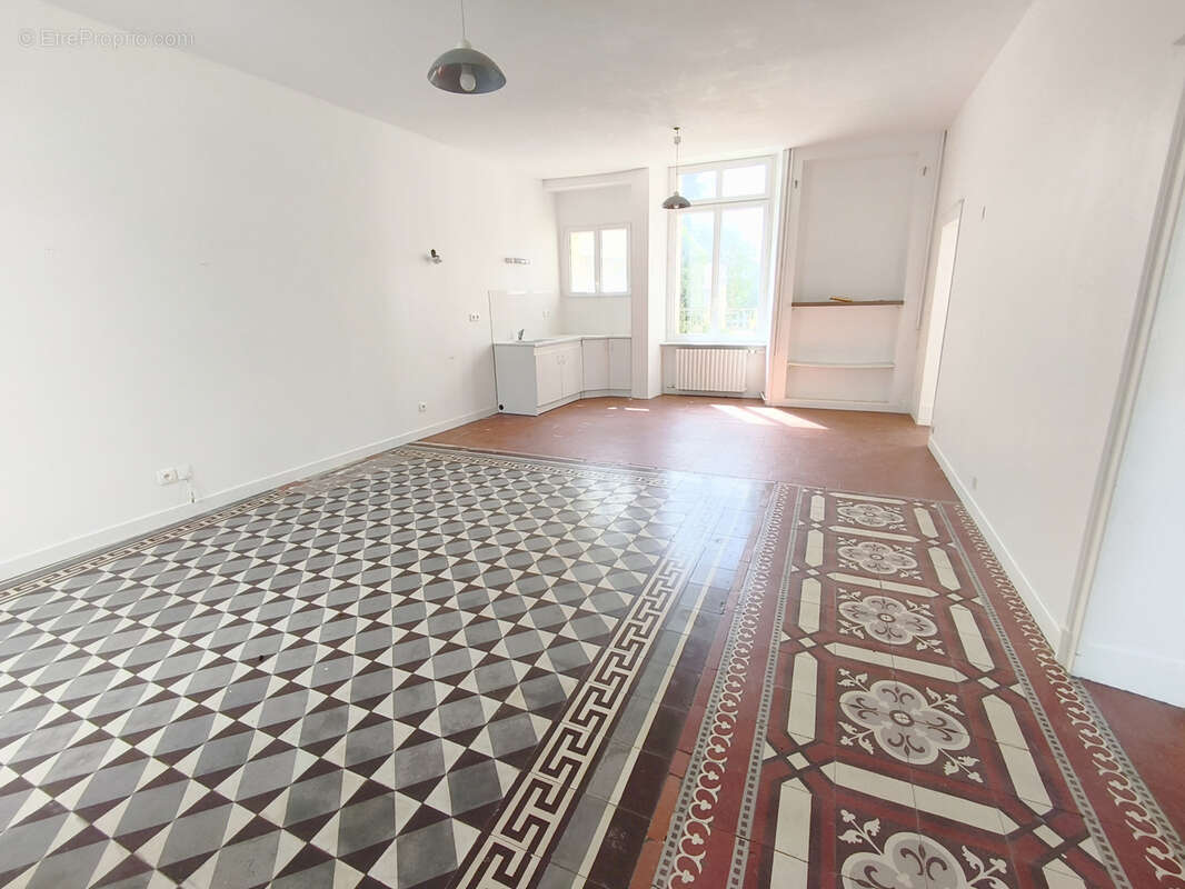 Appartement à SAINT-VINCENT-DU-LOROUER