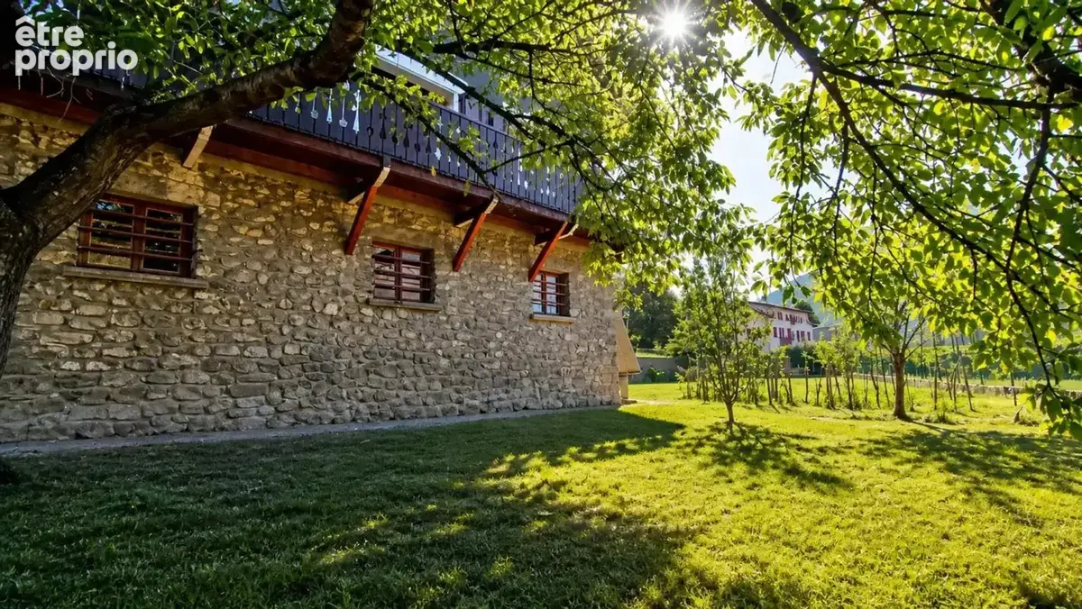 Maison de 10 pièces de 125 m² à Saint-Julien-Mont-Denis - photo 4