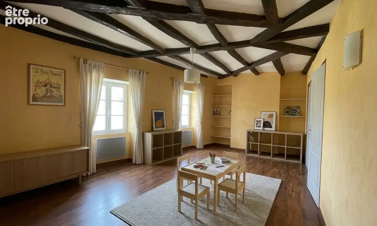  Charmante maison en pierres, au coeur du bourg de FRONTENAY RR - photo 6