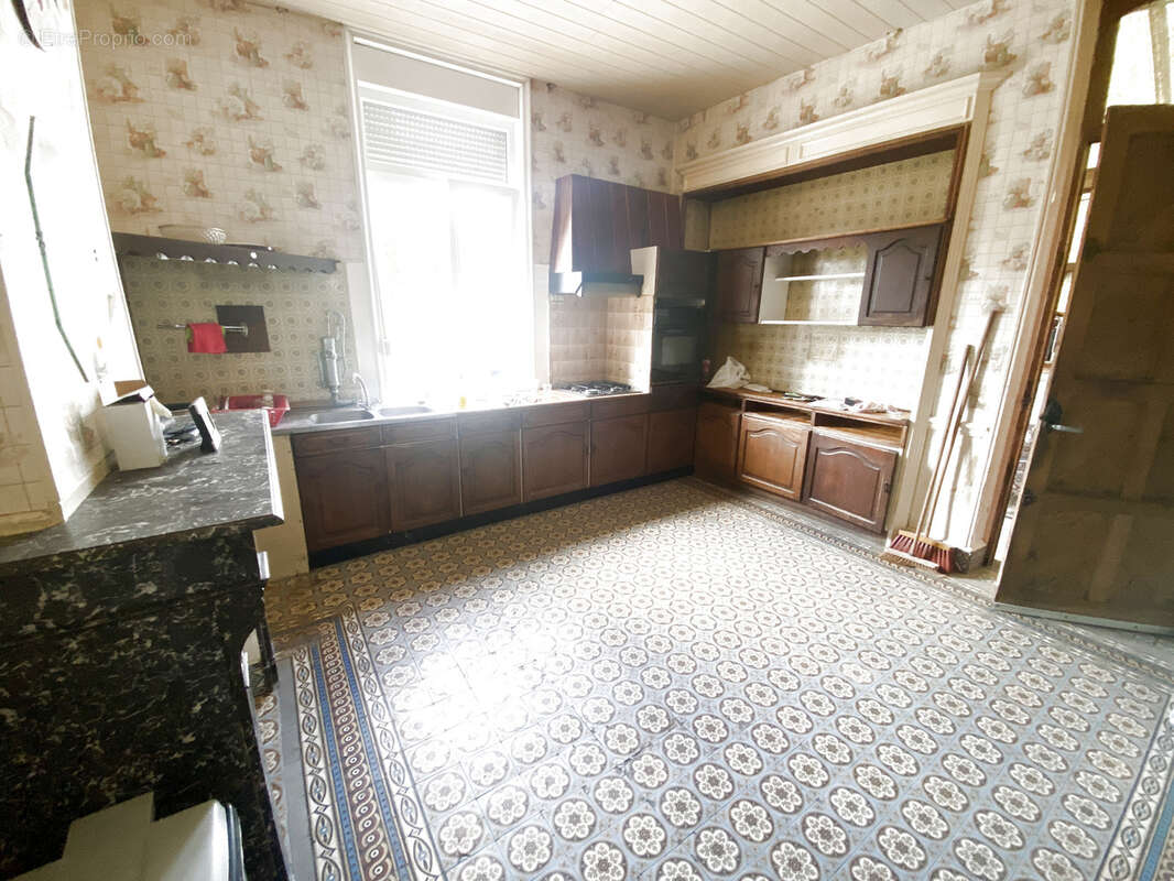 Propriété de Charme avec Authenticité et Volumes Généreux - photo 4