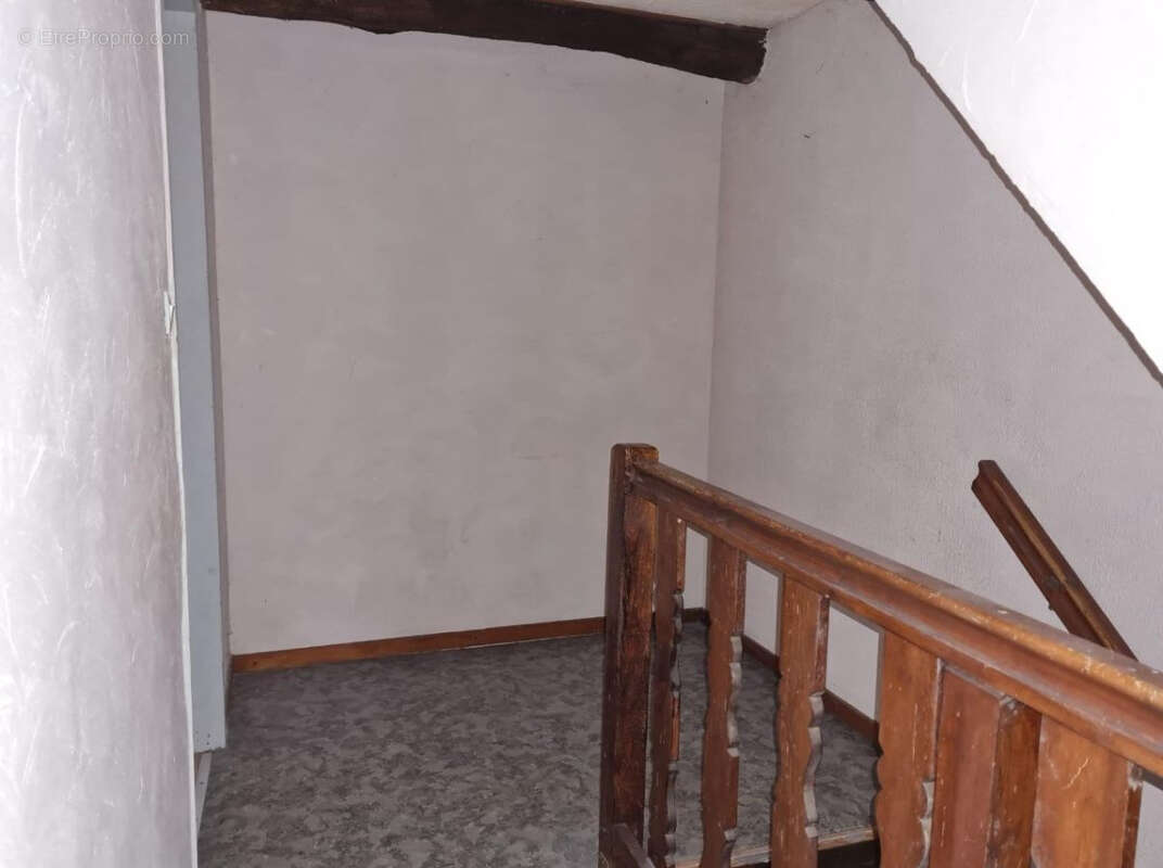 Maison à MAIZIERES-LES-VIC