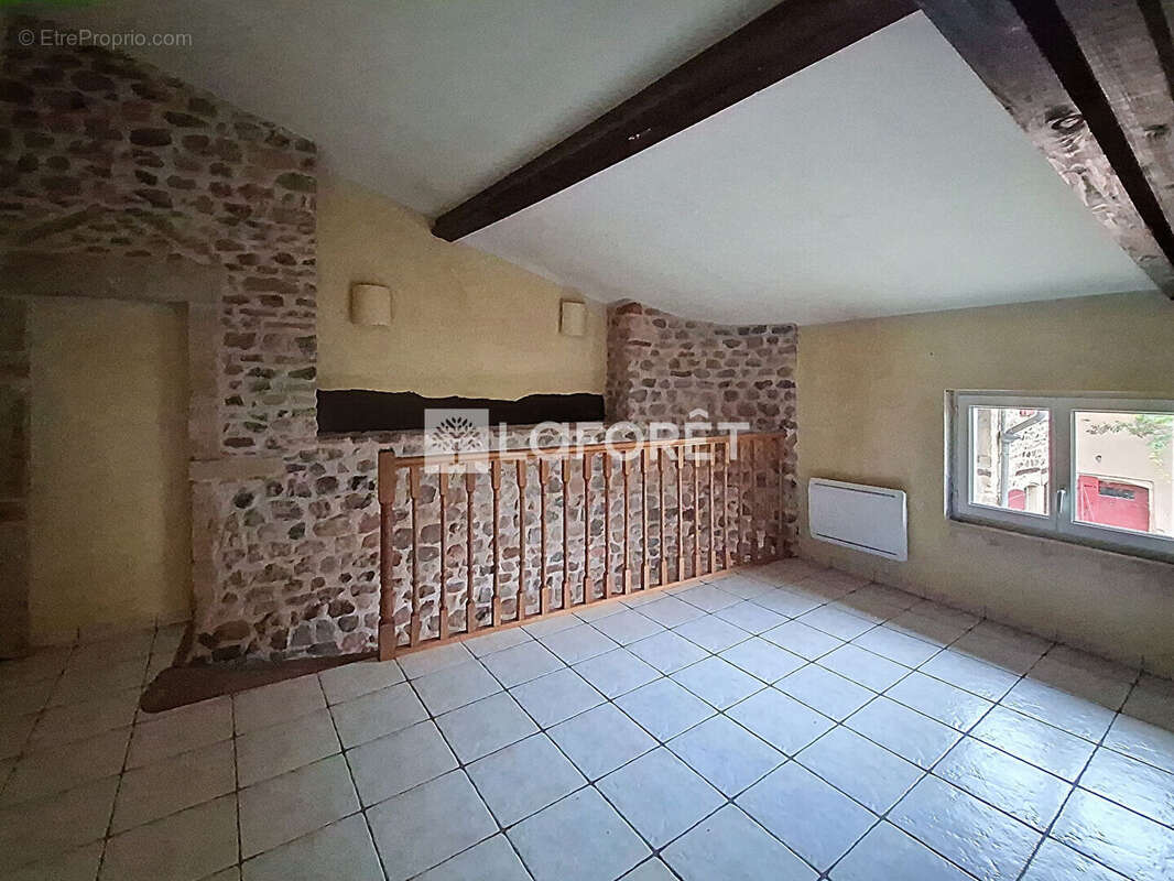 Maison à LA CHAPELLE-DE-GUINCHAY