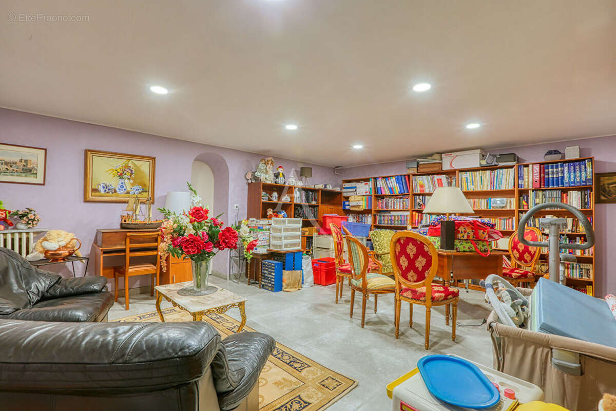 Maison à SAINT-ETIENNE-DU-ROUVRAY