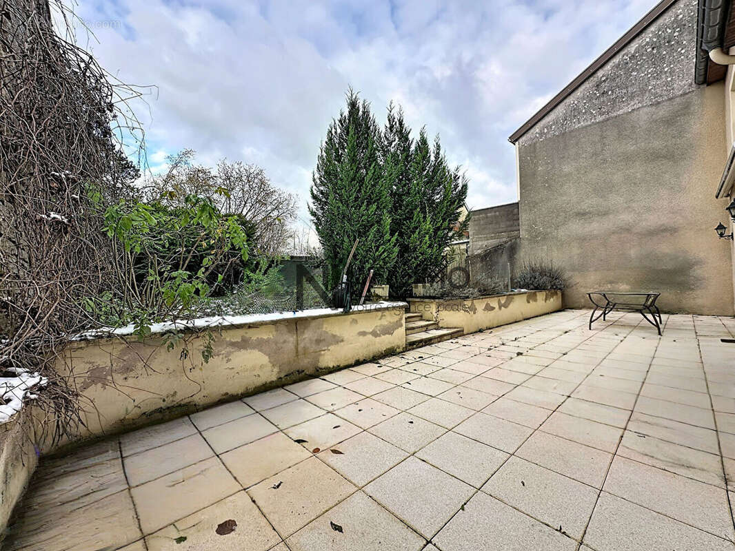 Maison à LIFFOL-LE-GRAND