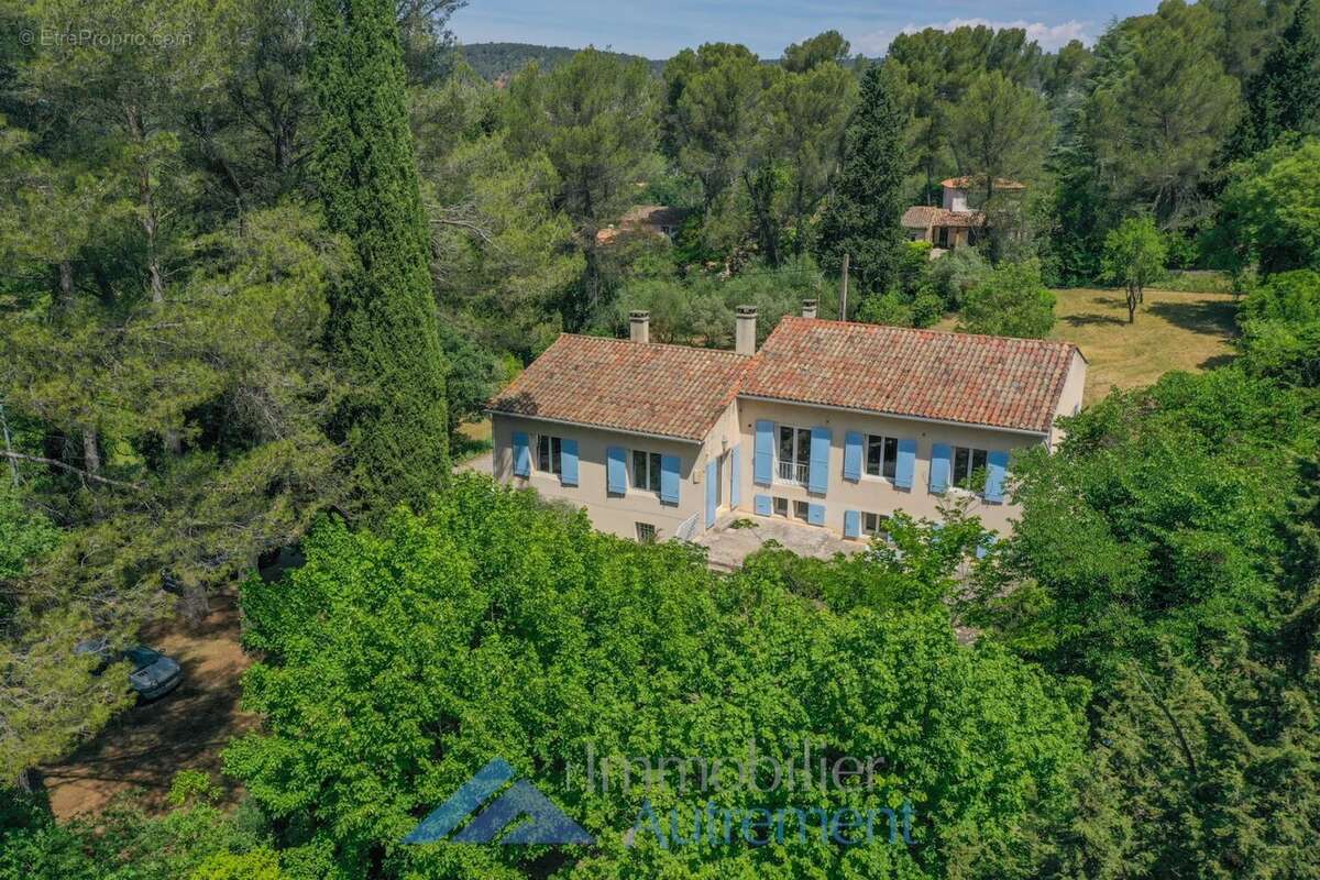 Maison à LE THOLONET