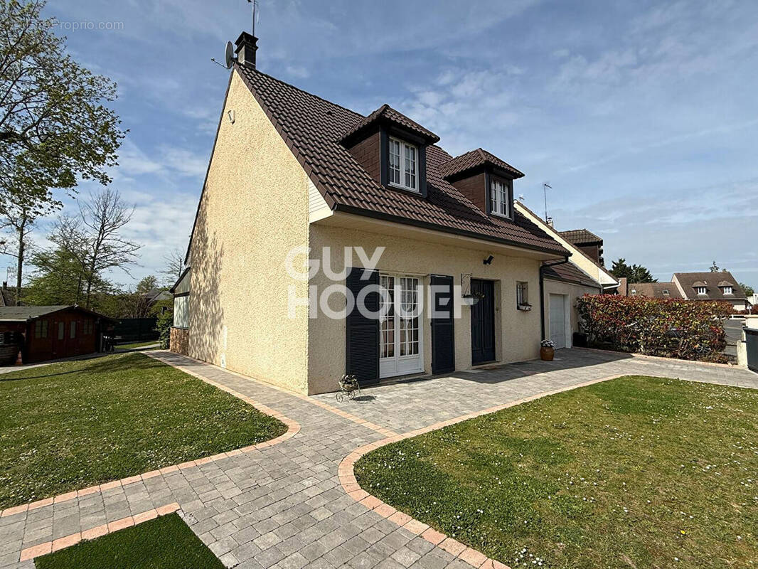 Maison à LACROIX-SAINT-OUEN