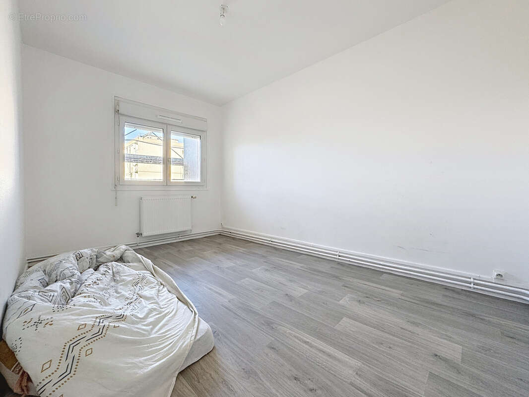 Appartement à SAINT-GENIS-LAVAL