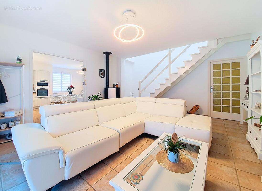 Maison à VILLENEUVE-DE-LA-RAHO