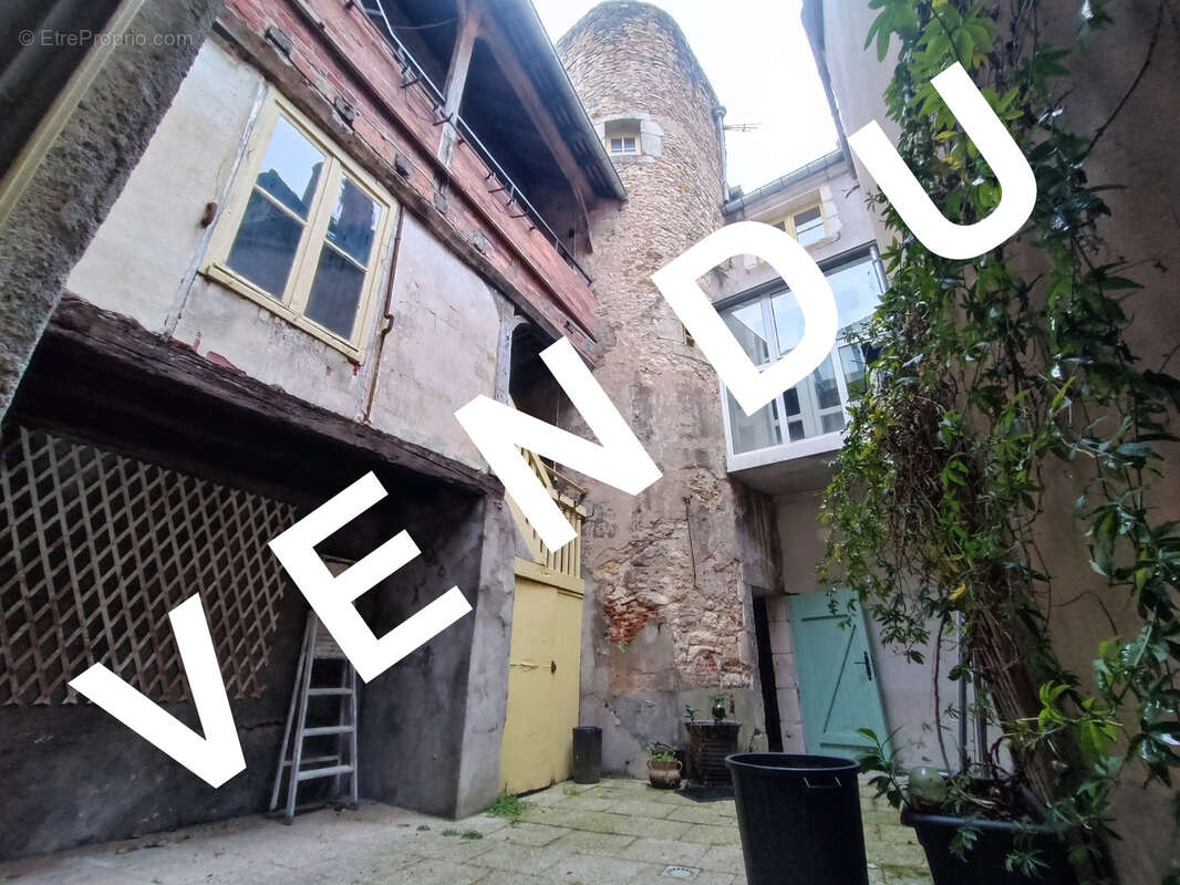 Appartement à LA CHARITE-SUR-LOIRE